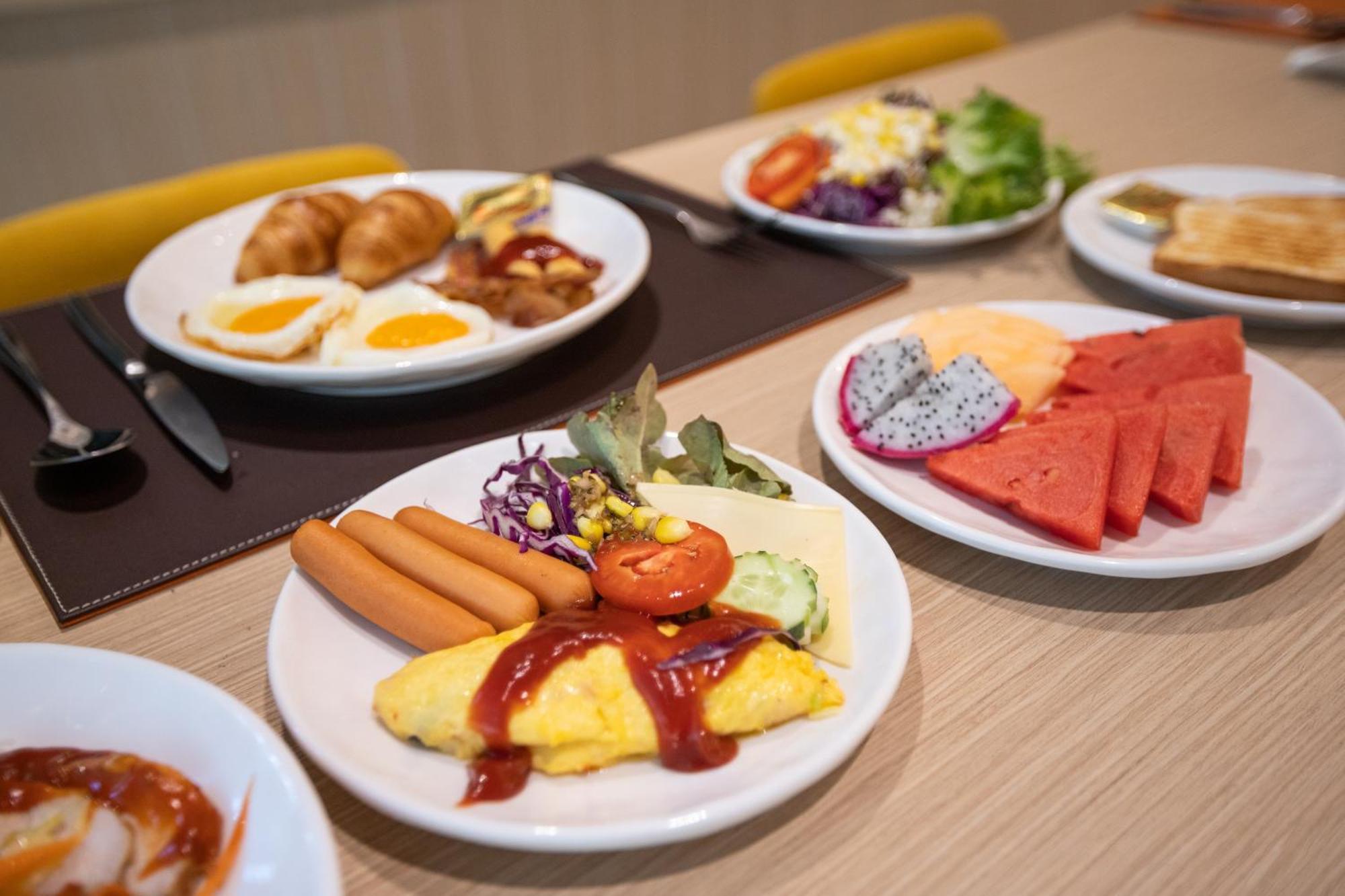 Parkroyal Suites Bangkok Ngoại thất bức ảnh