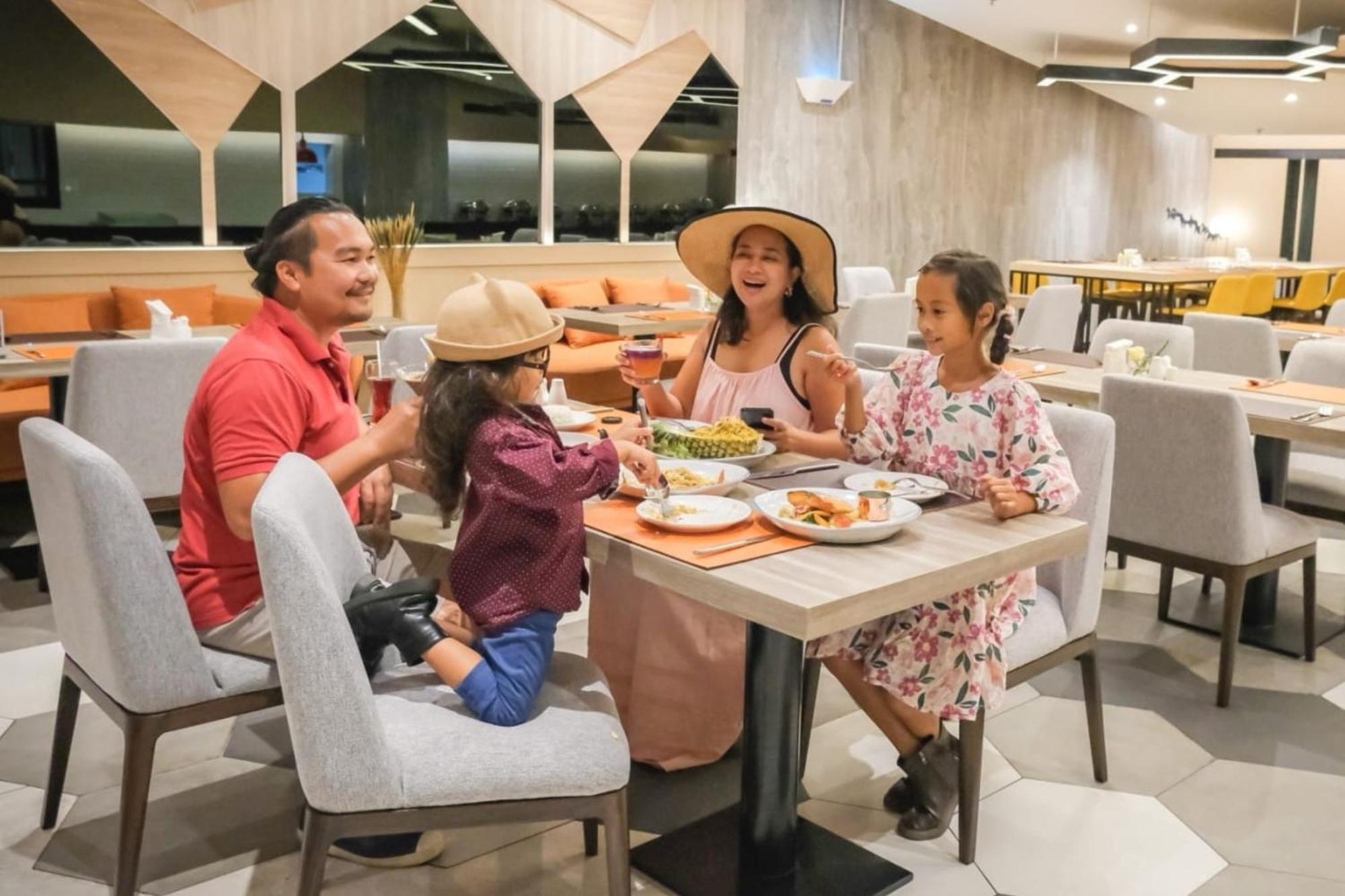 Parkroyal Suites Bangkok Ngoại thất bức ảnh