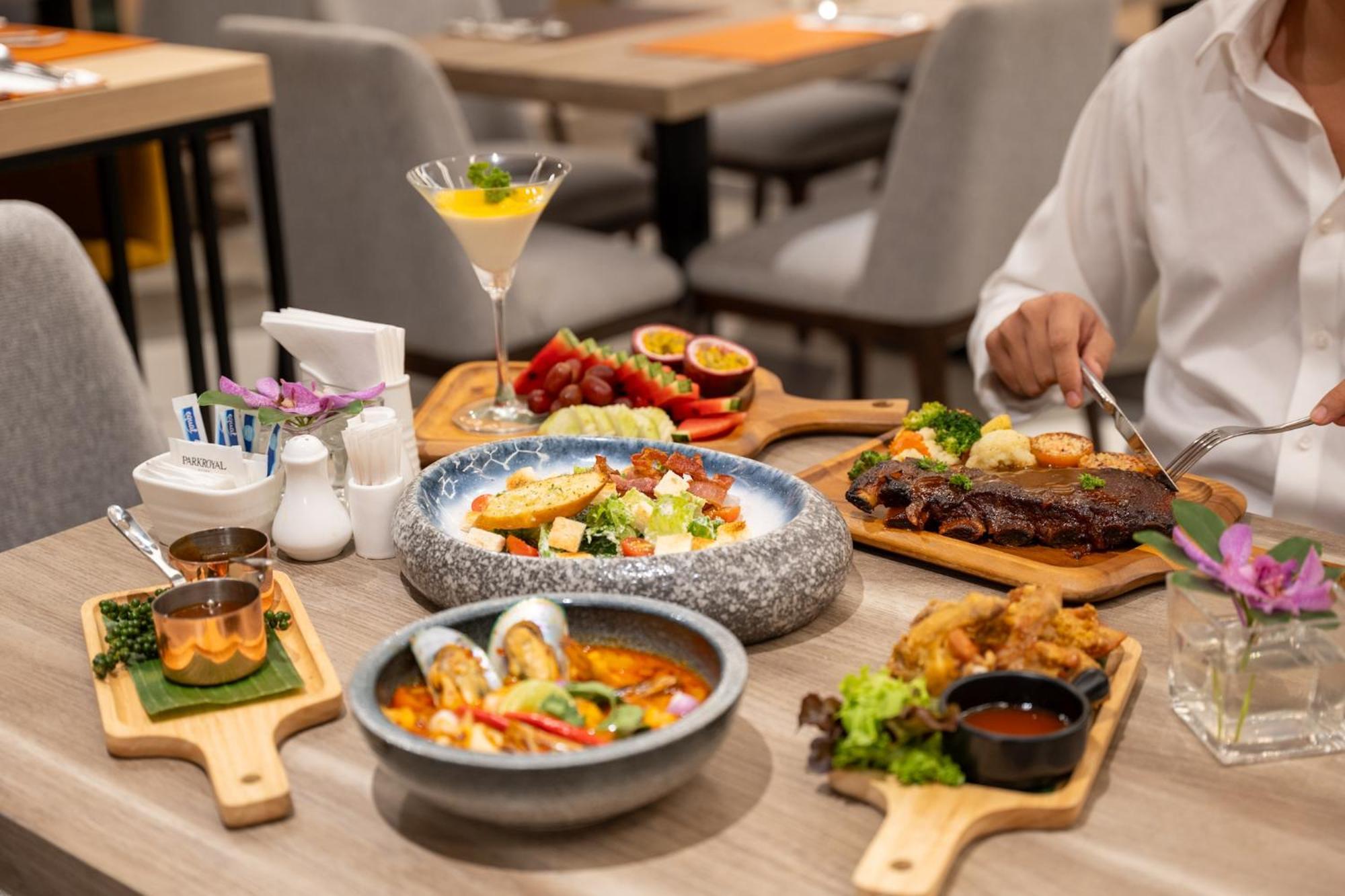 Parkroyal Suites Bangkok Ngoại thất bức ảnh