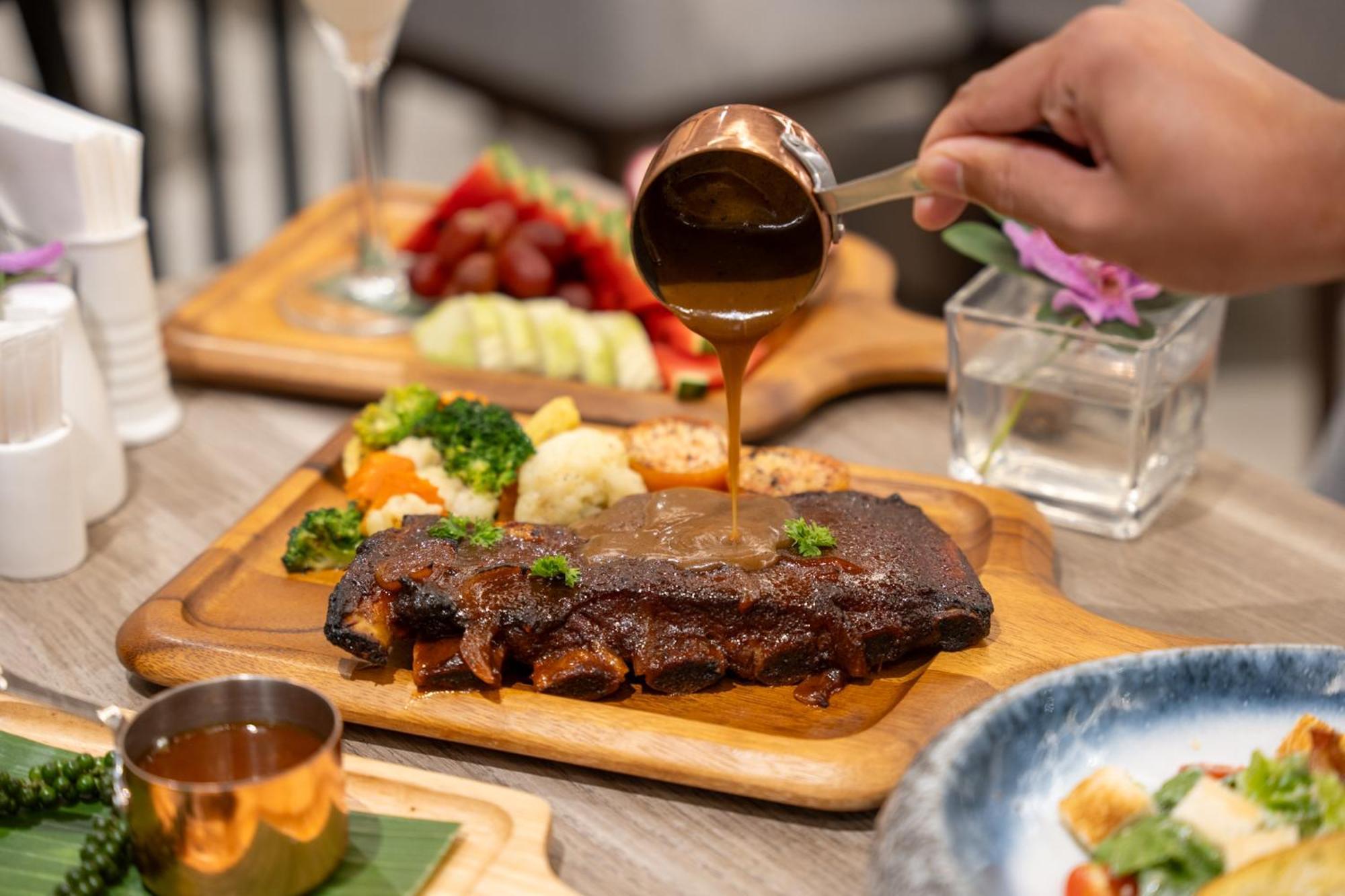 Parkroyal Suites Bangkok Ngoại thất bức ảnh